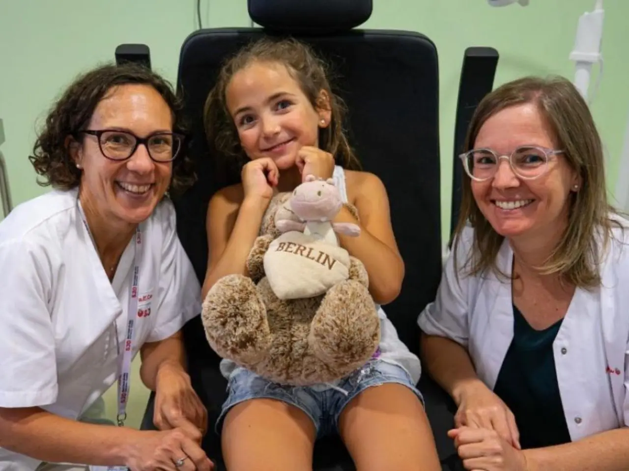 Elsa recupera la vista gracias a una operación pionera